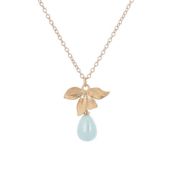 Jewelry - Pearl Orchid Flower Necklace NWT